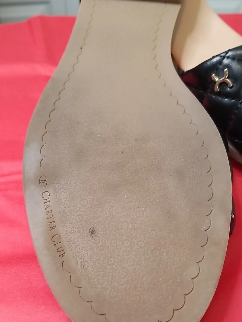 Charter Club womens sandals size 9 quilted slip on w/ CC emblem on side EUC